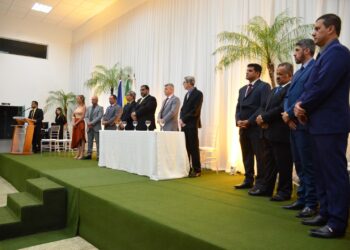 Emoção e Reconhecimento: Destaques da 1ª Sessão Solene da Câmara Municipal