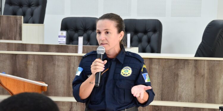 Câmara Municipal Recebe Nova Comandante da Guarda Municipal em Cerimônia de Posse