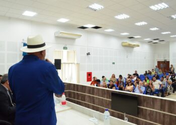 Câmara Municipal dá boas-vindas a novo vereador em cerimônia oficial