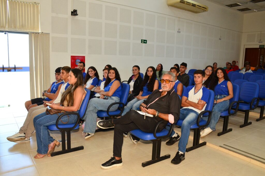 WhatsApp Image 2025-04-01 at 16.34.00 (2)