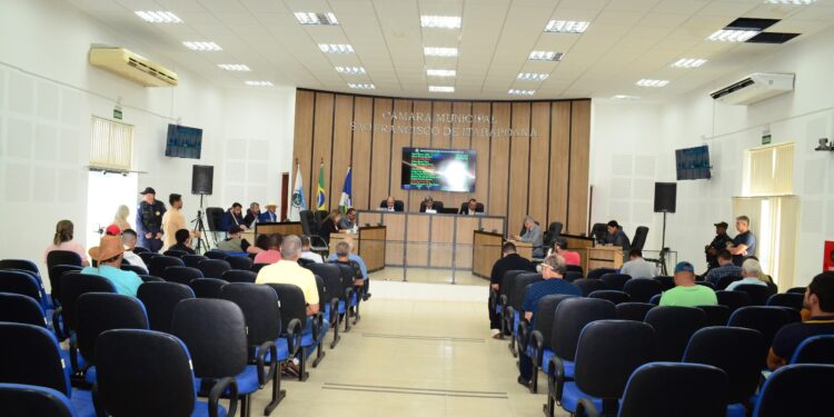 Câmara Municipal realiza 7ª Sessão Ordinária com muitos projetos e indicações