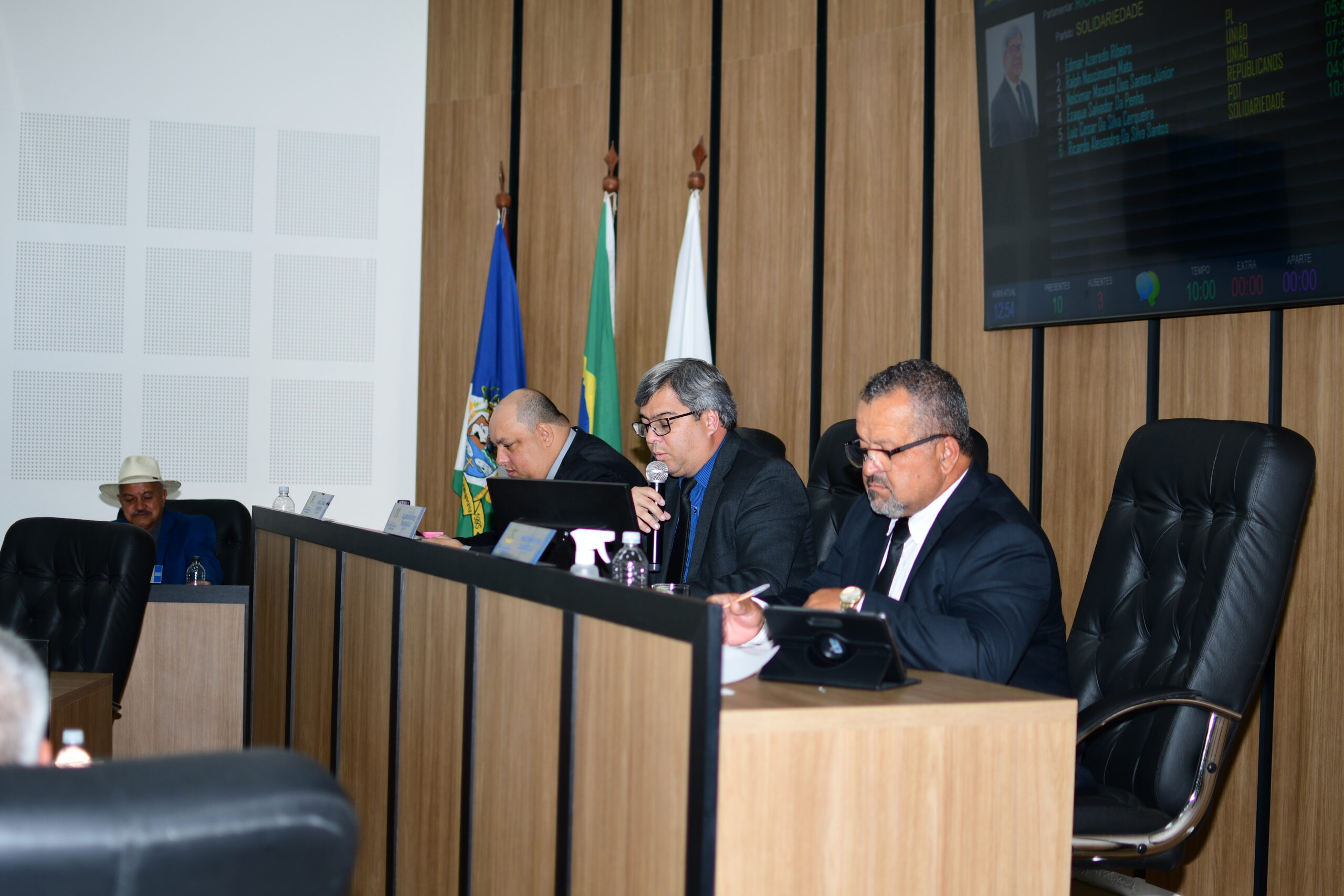 13ª Sessão Ordinária e 1ª Sessão Extraordinária marcam semana legislativa com ampla pauta e participação estudantil em São Francisco de Itabapoana