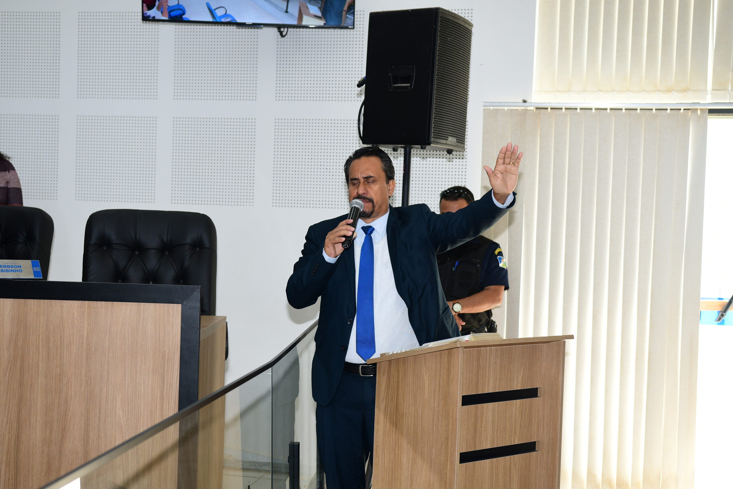 Câmara Municipal aprecia projetos do Executivo e Legislativo em sessão marcada por votações em regime de urgência