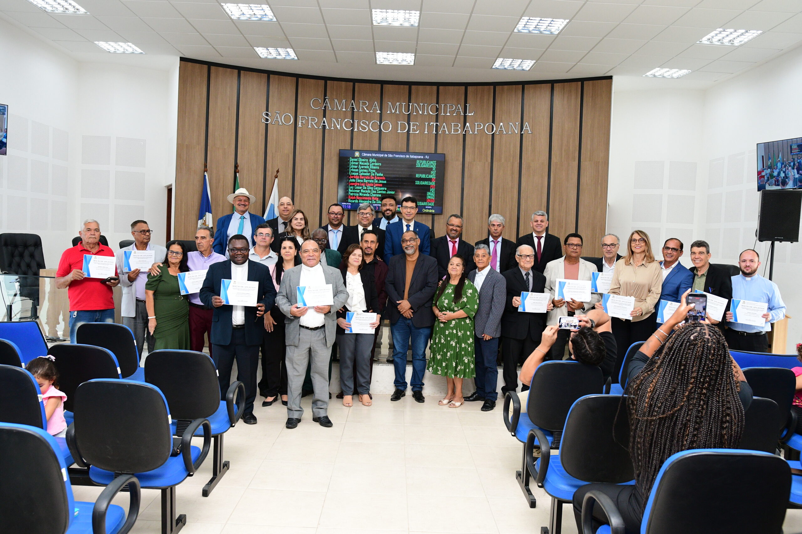 Câmara realiza 26ª Sessão Ordinária com destaque para homenagens a lideranças religiosas