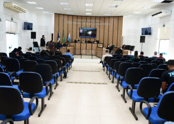8ª Sessão da Câmara de SFI impulsiona pautas sociais, valorização do magistério e investimentos nos bairros